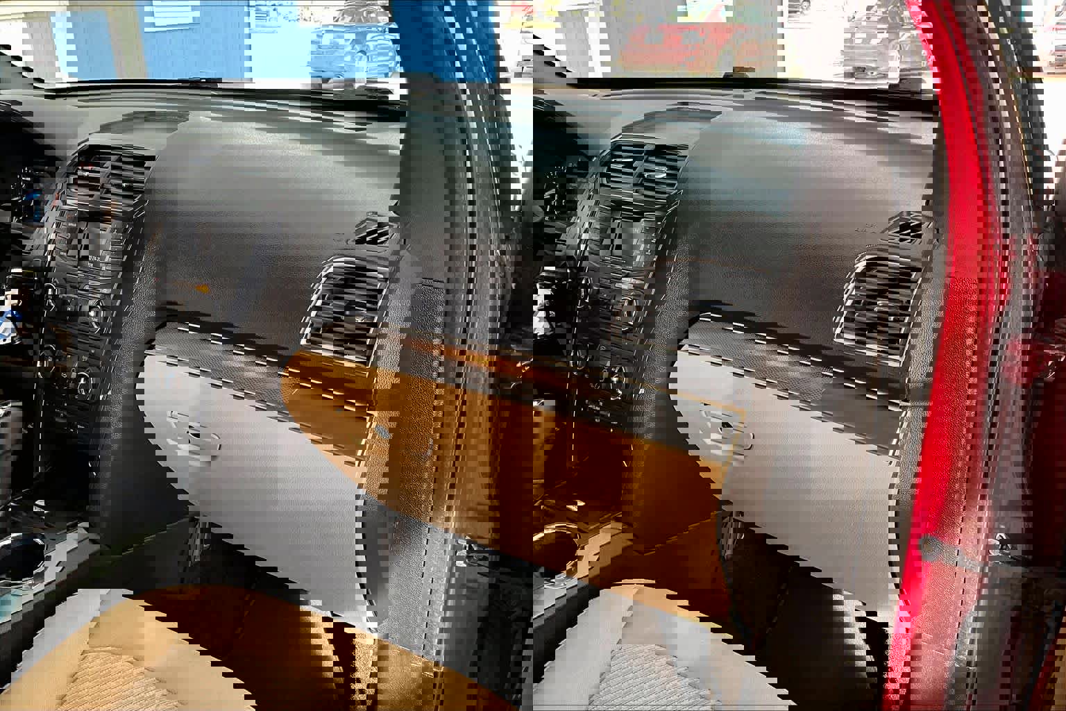 Used 2017 Ford Explorer FWD image 18