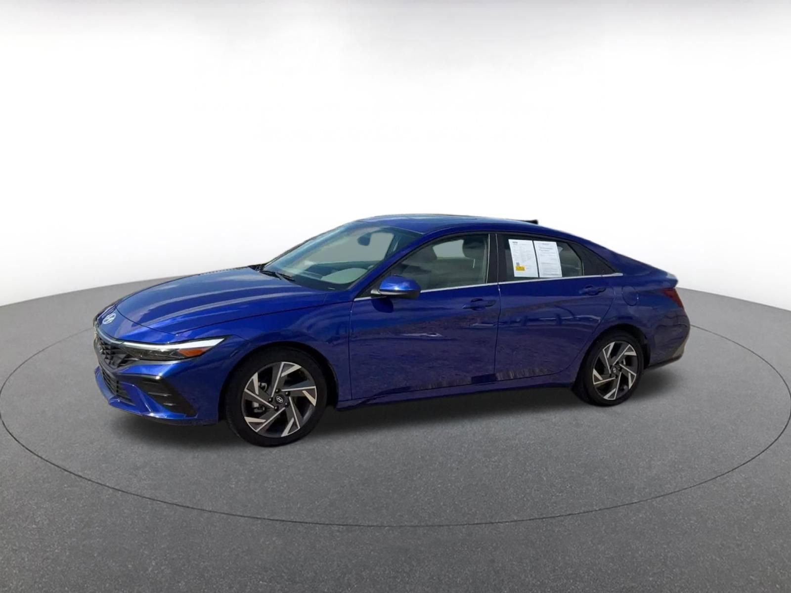 Used 2025 Hyundai Elantra SEL FWD image 6