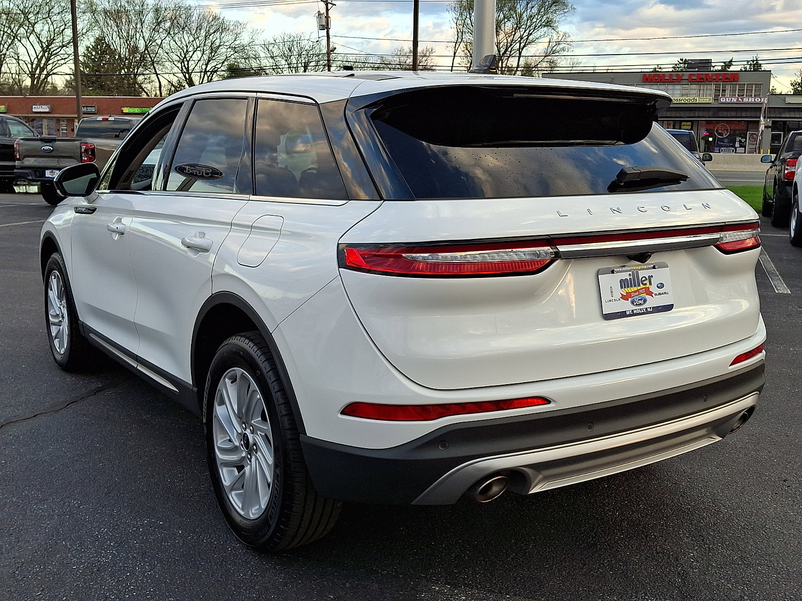 Certified 2024 Lincoln Corsair FWD image 4