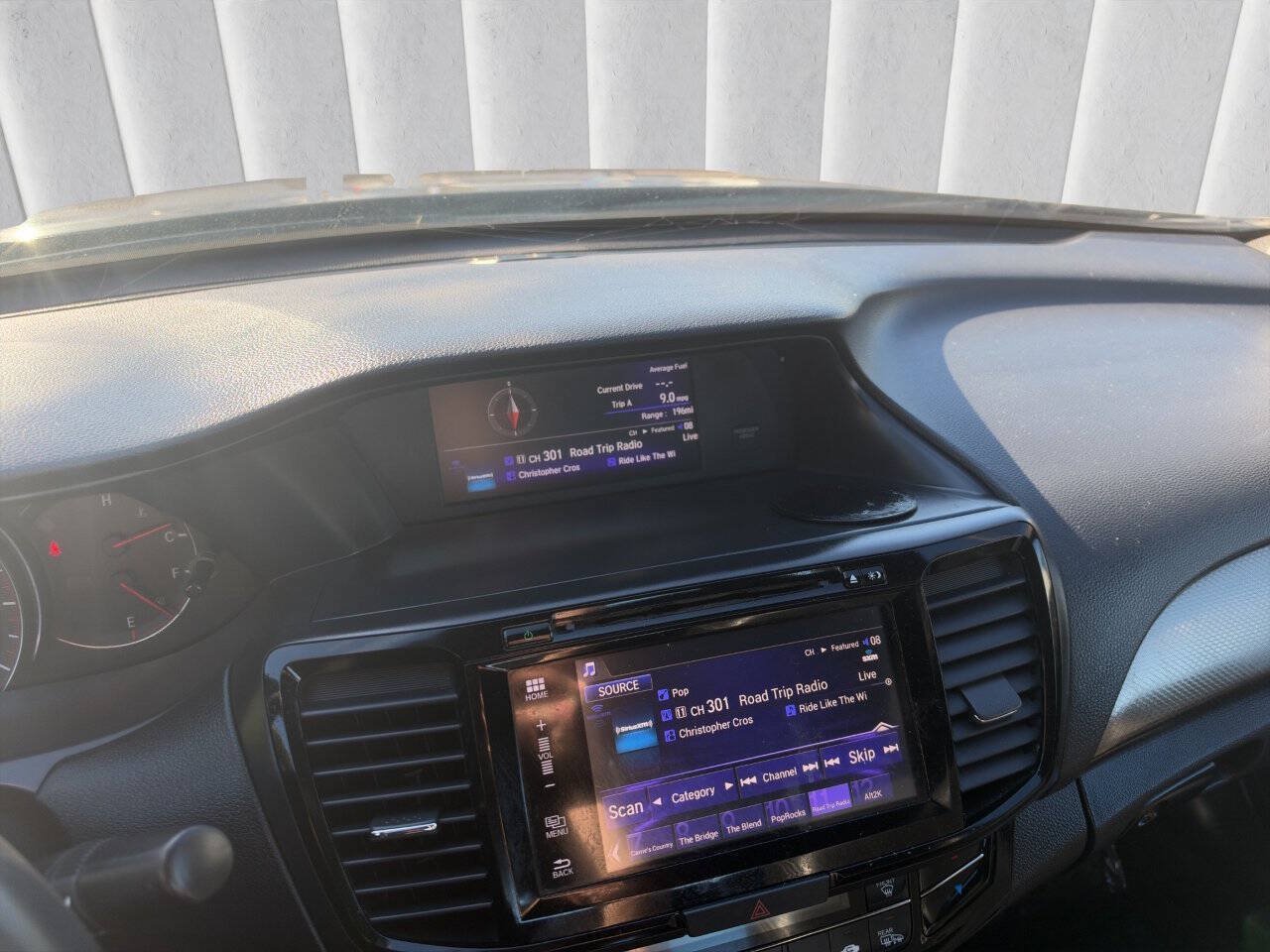 Used 2017 Honda Accord EX-L image 13