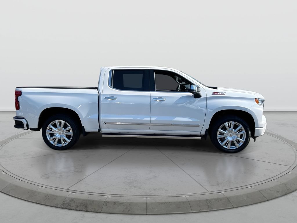 Used 2023 Chevrolet Silverado 1500 High Country w/ Technology Package AWD/4WD image 9