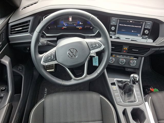 Used 2024 Volkswagen Jetta Sport image 11