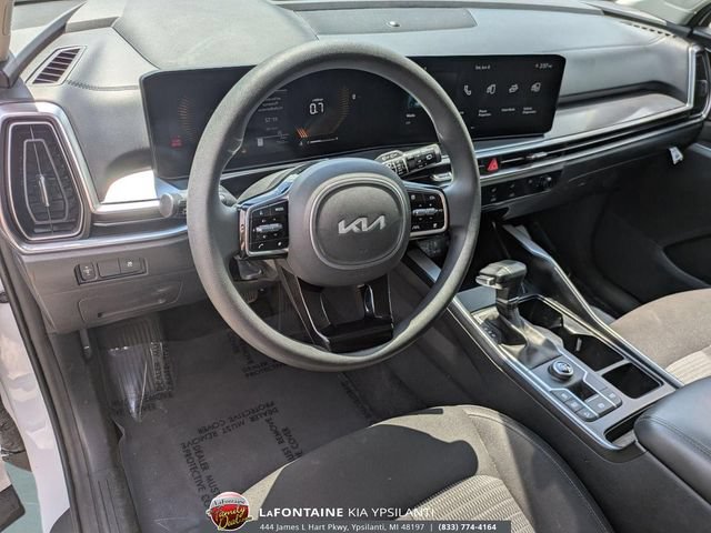 Certified 2025 Kia Sorento LX FWD image 11
