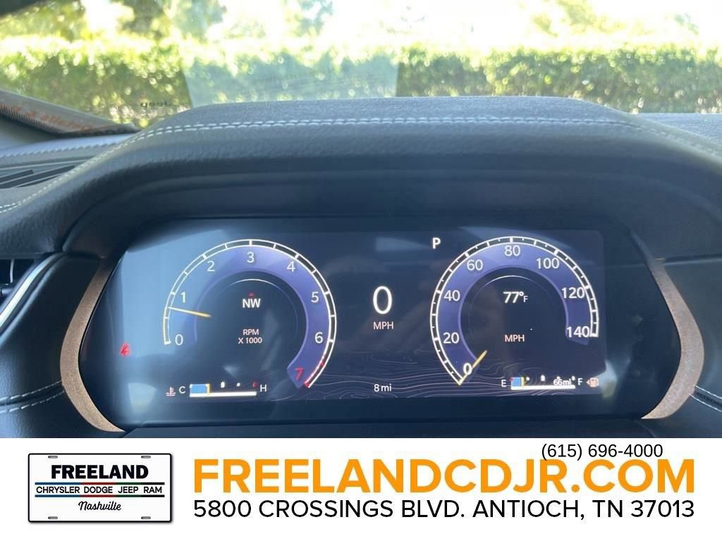 New 2025 Jeep Grand Cherokee Limited w/ Luxury Tech Group II image 8