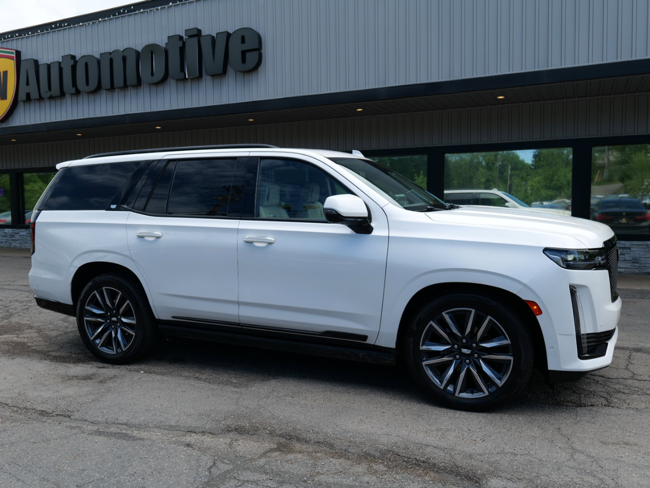 Used 2021 Cadillac Escalade Sport Platinum image 3