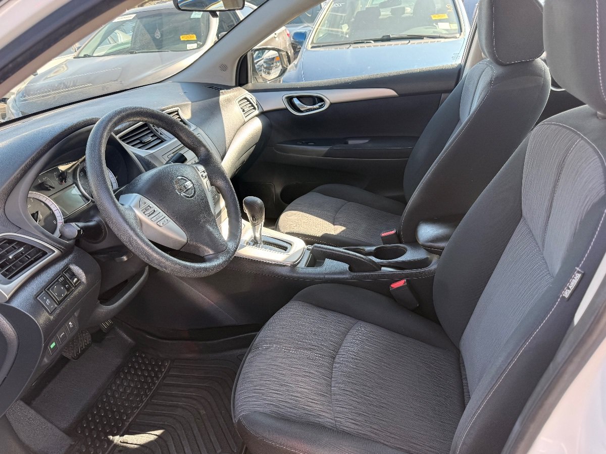 Used 2011 Nissan Sentra 2.0 SR FWD image 31