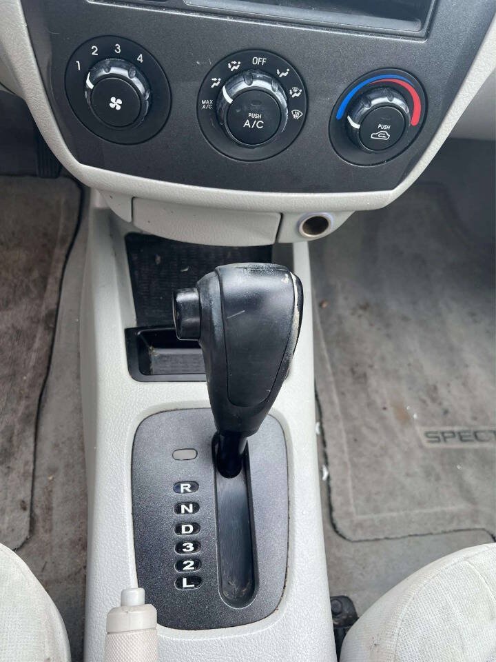 Used 2006 Kia Spectra EX FWD image 10