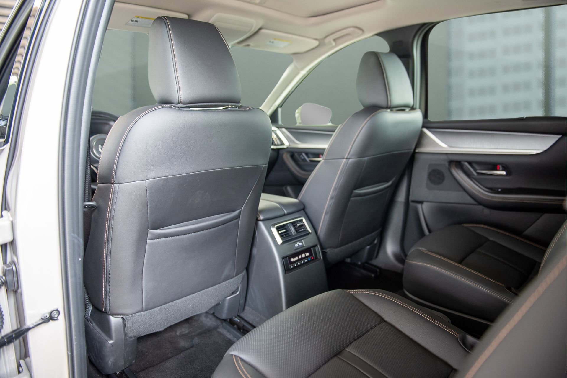 Used 2025 MAZDA CX-90 3.3 Turbo w/ Preferred Package image 17