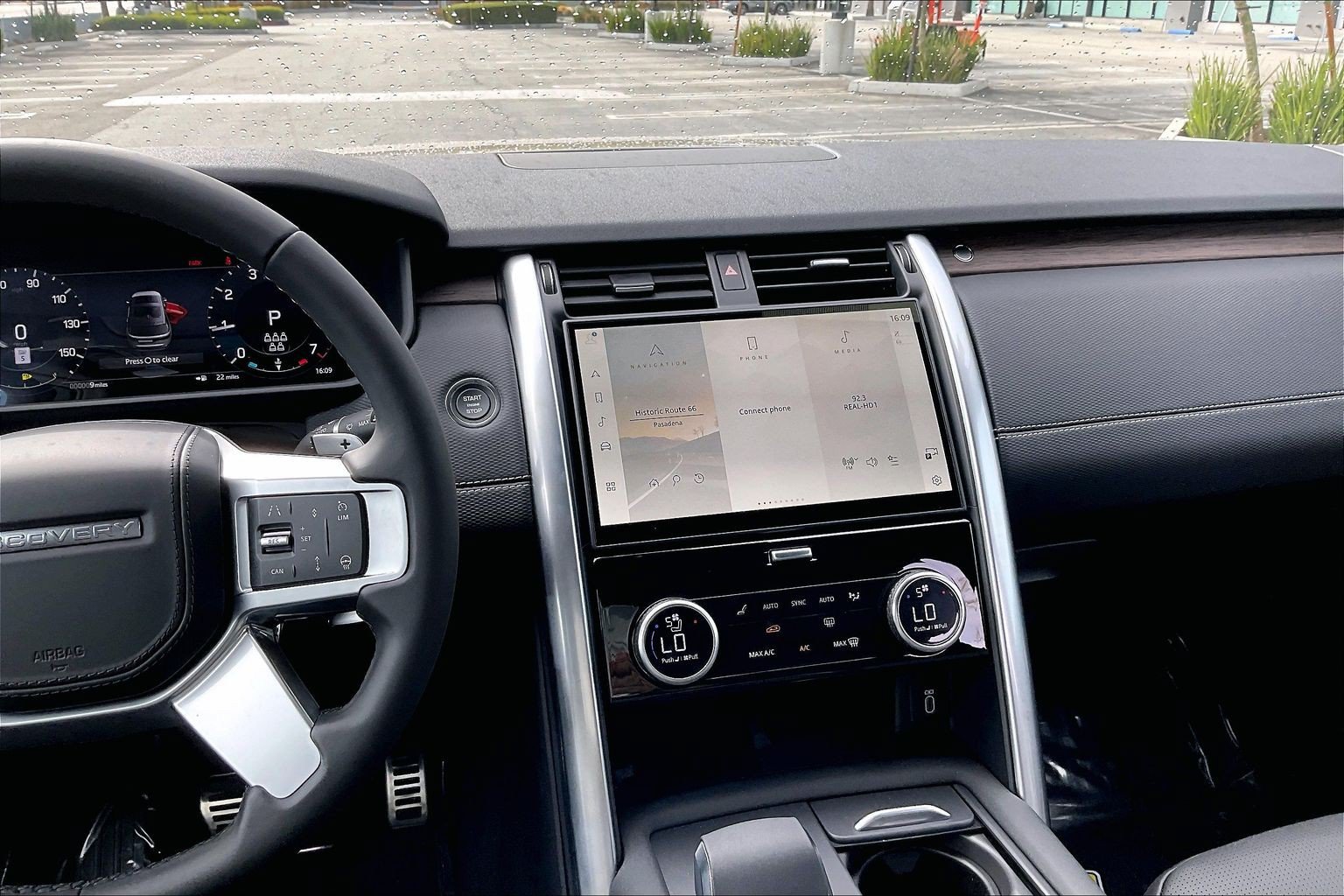 New 2026 Land Rover Discovery Dynamic SE AWD/4WD image 11