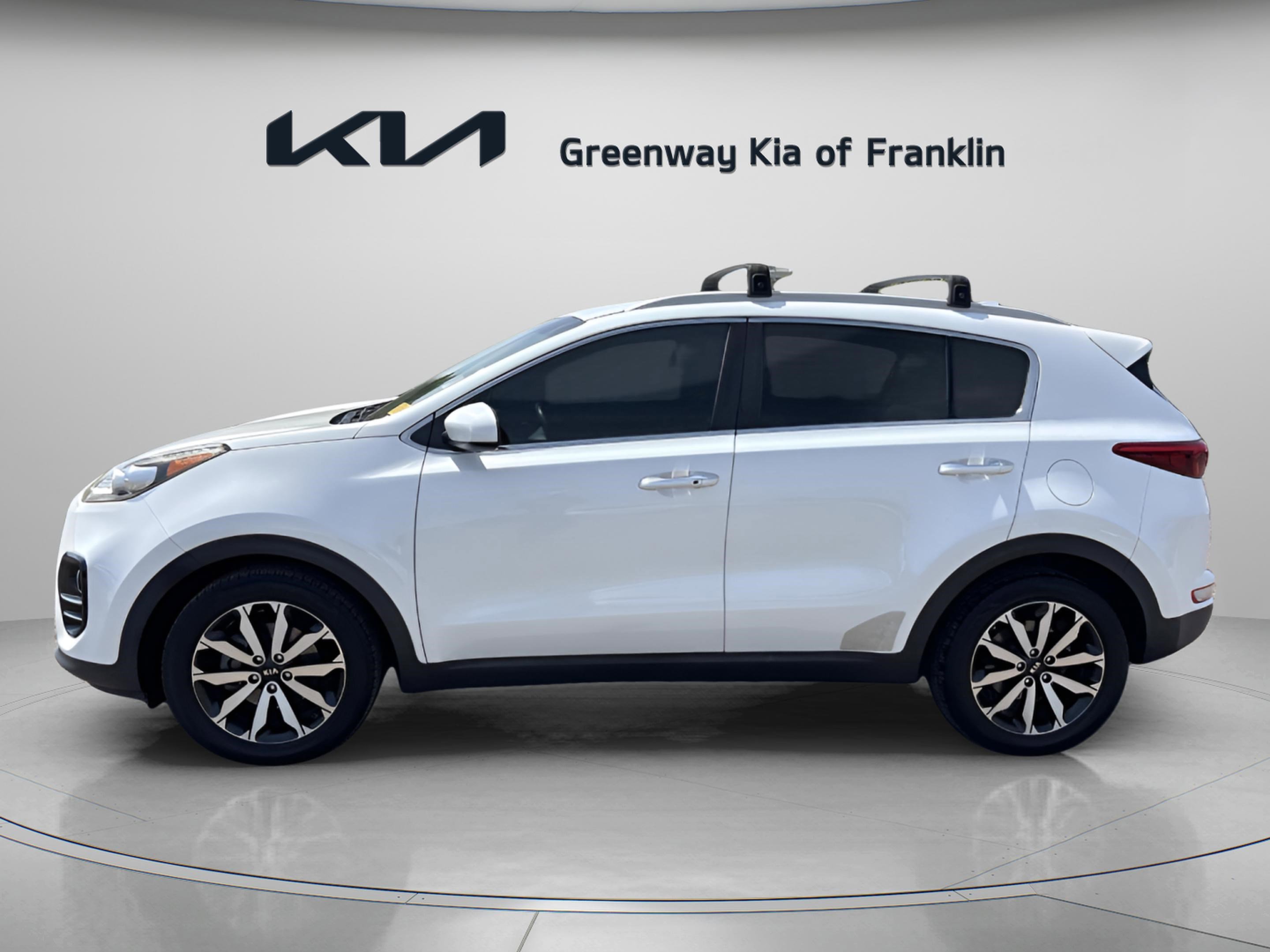 Used 2017 Kia Sportage EX image 4