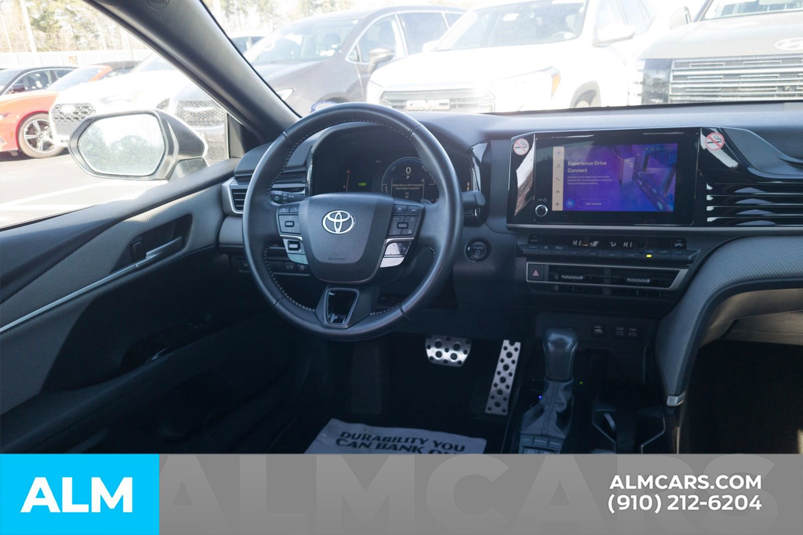 Used 2025 Toyota Camry SE image 21