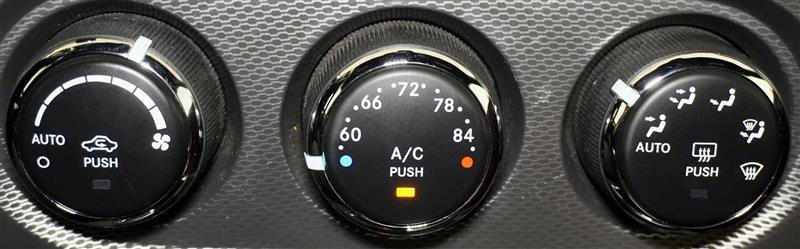 Used 2013 Dodge Challenger R/T image 17