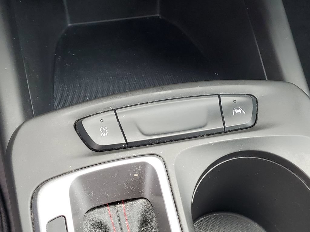 Used 2024 Chevrolet Trax RS w/ Sunroof Package FWD image 18
