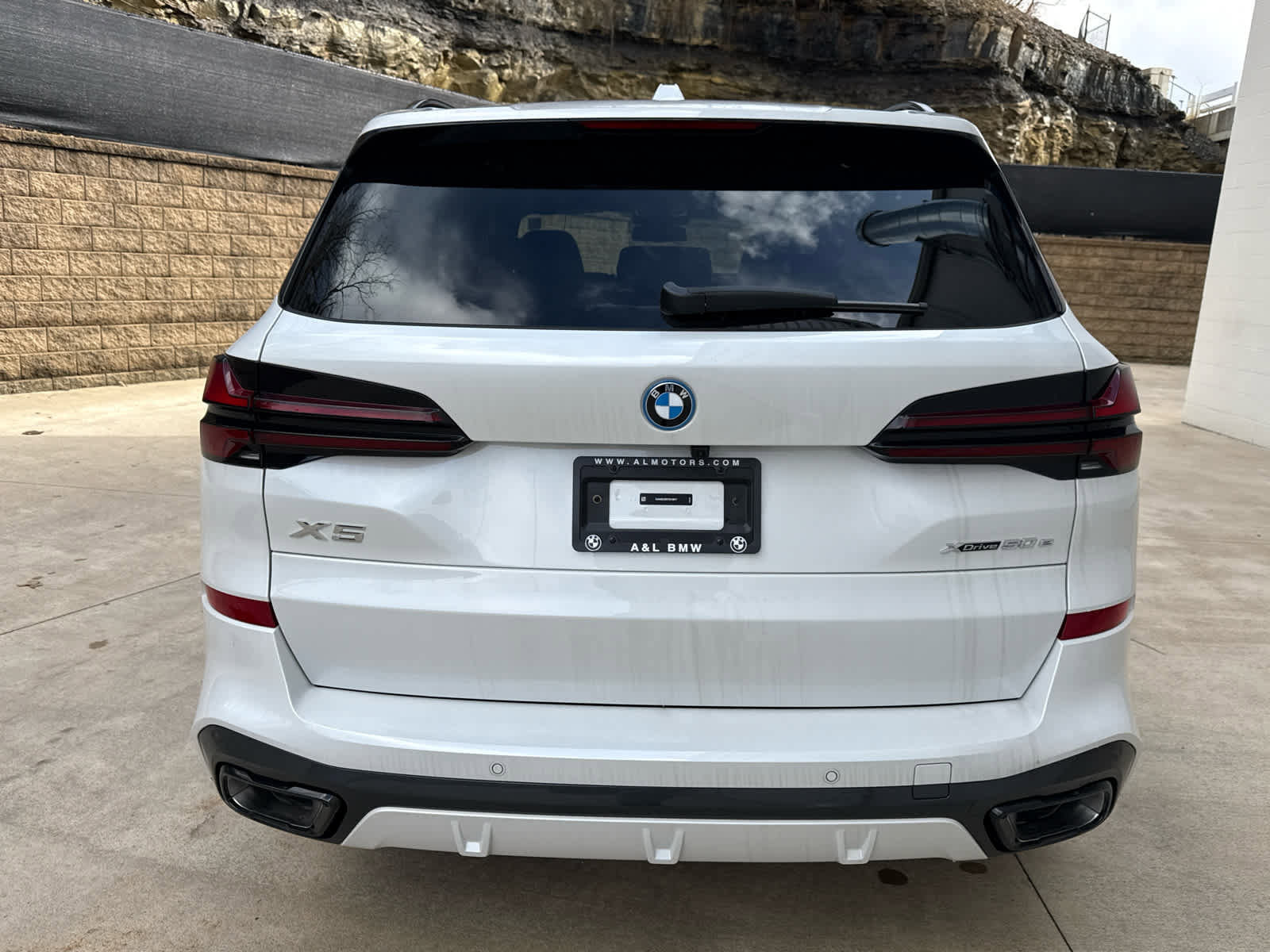 New 2026 BMW X5 xDrive50e w/ M Sport Package AWD/4WD image 5