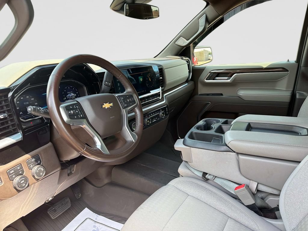 Used 2022 Chevrolet Silverado 1500 LT AWD/4WD image 22