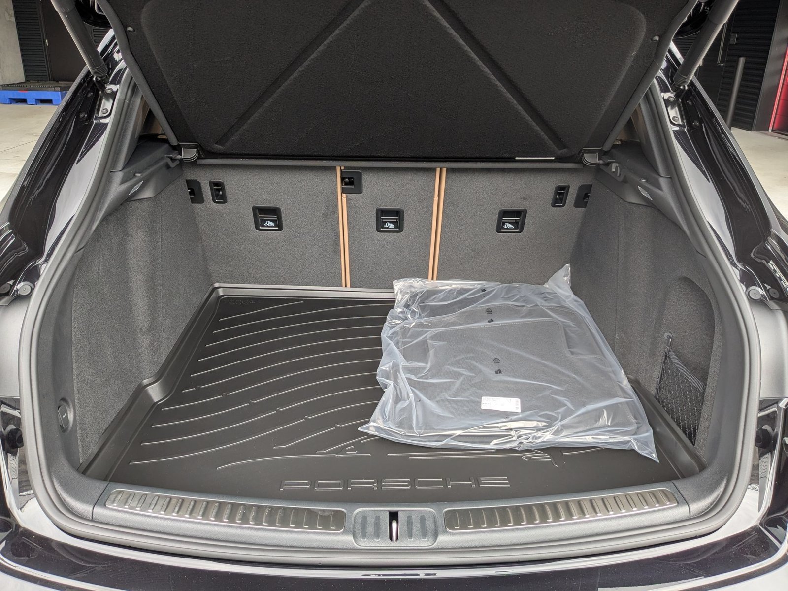 New 2026 Porsche Macan AWD/4WD image 24