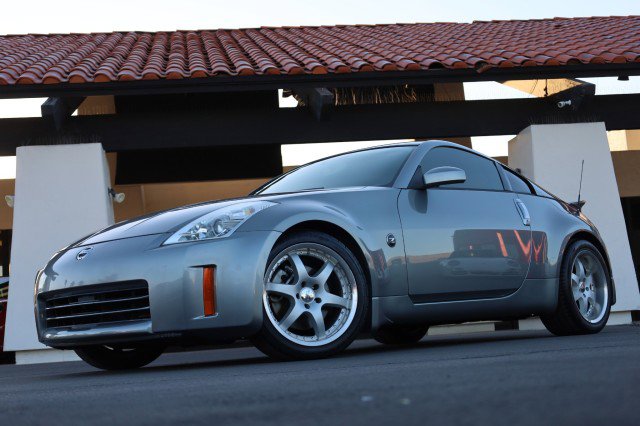 Used 2006 Nissan 350Z Enthusiast w/ (N93) Cargo Convenience Pkg image 3