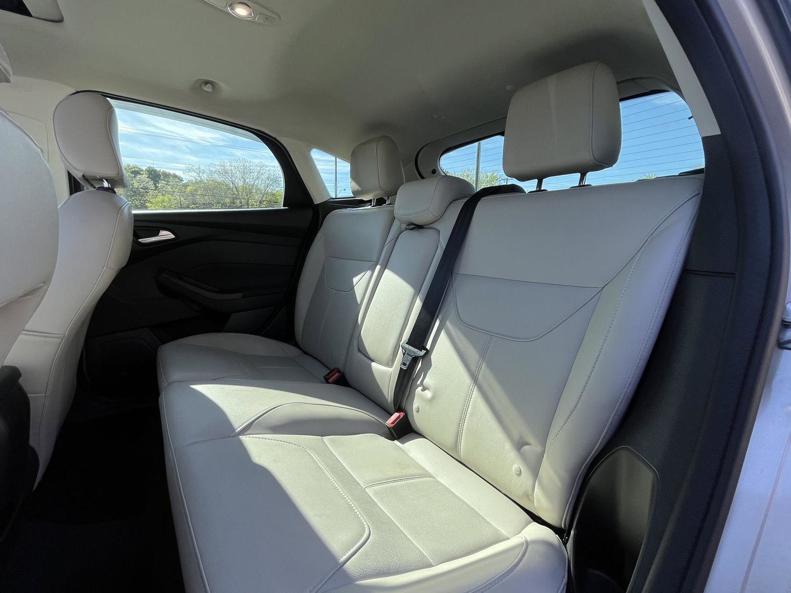 Used 2018 Ford Focus Titanium w/ Titanium Technology Package image 19