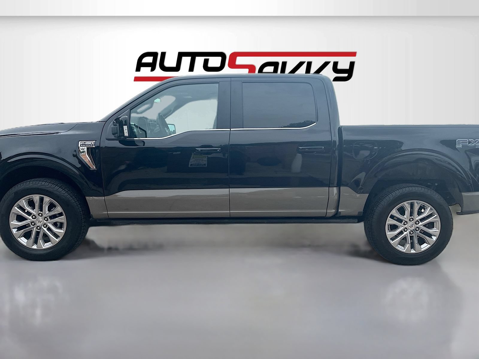 Used 2025 Ford F150 King Ranch w/ FX4 Off-Road Package AWD/4WD image 4