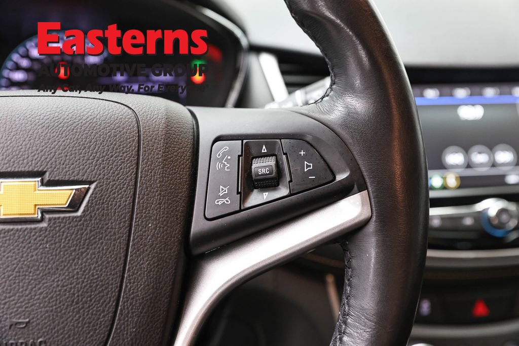 Used 2018 Chevrolet Trax LT w/ LT Convenience Package image 16