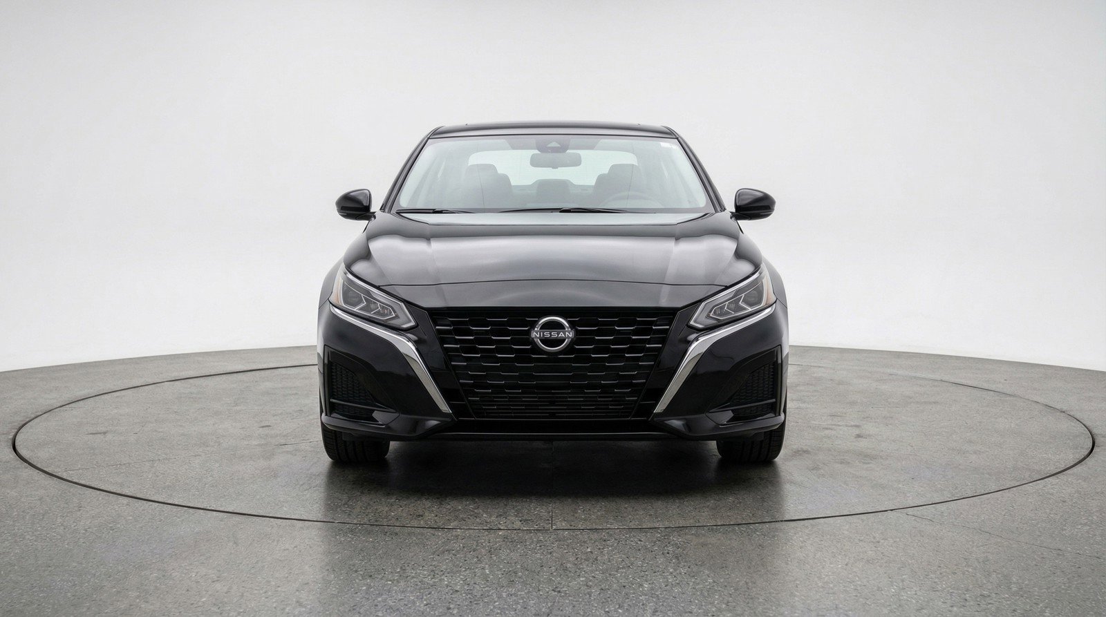 Used 2025 Nissan Altima 2.5 SV image 2