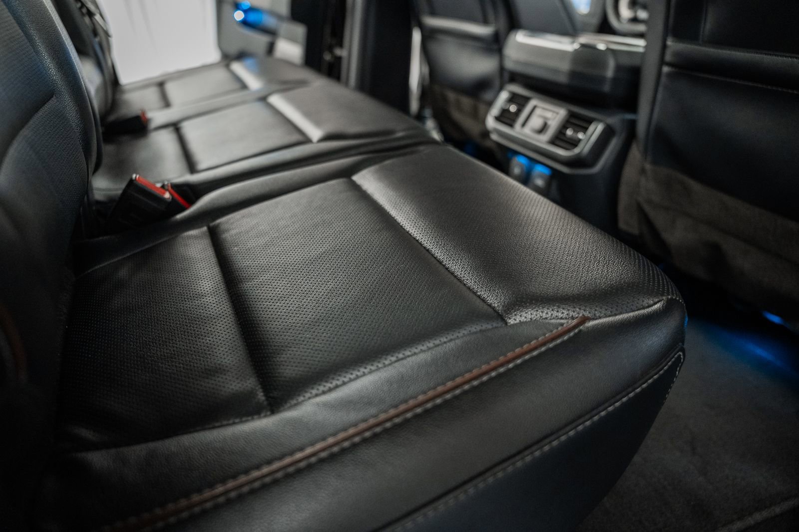 Certified 2023 Ford F150 Lariat w/ Equipment Group 502A High image 41