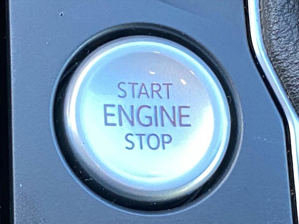 Used 2021 Volkswagen Atlas SE w/ Towing Package image 16