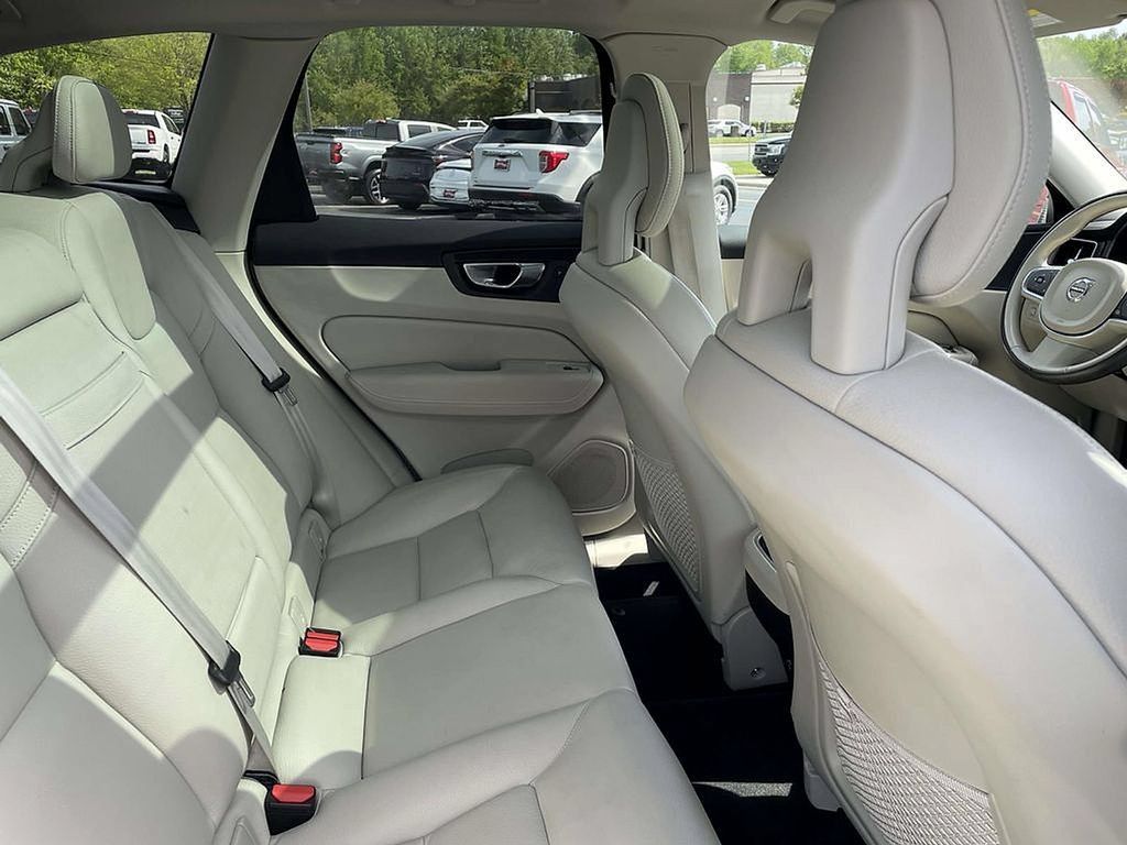 Used 2018 Volvo XC60 T5 Inscription w/ Convenience Package AWD/4WD image 12