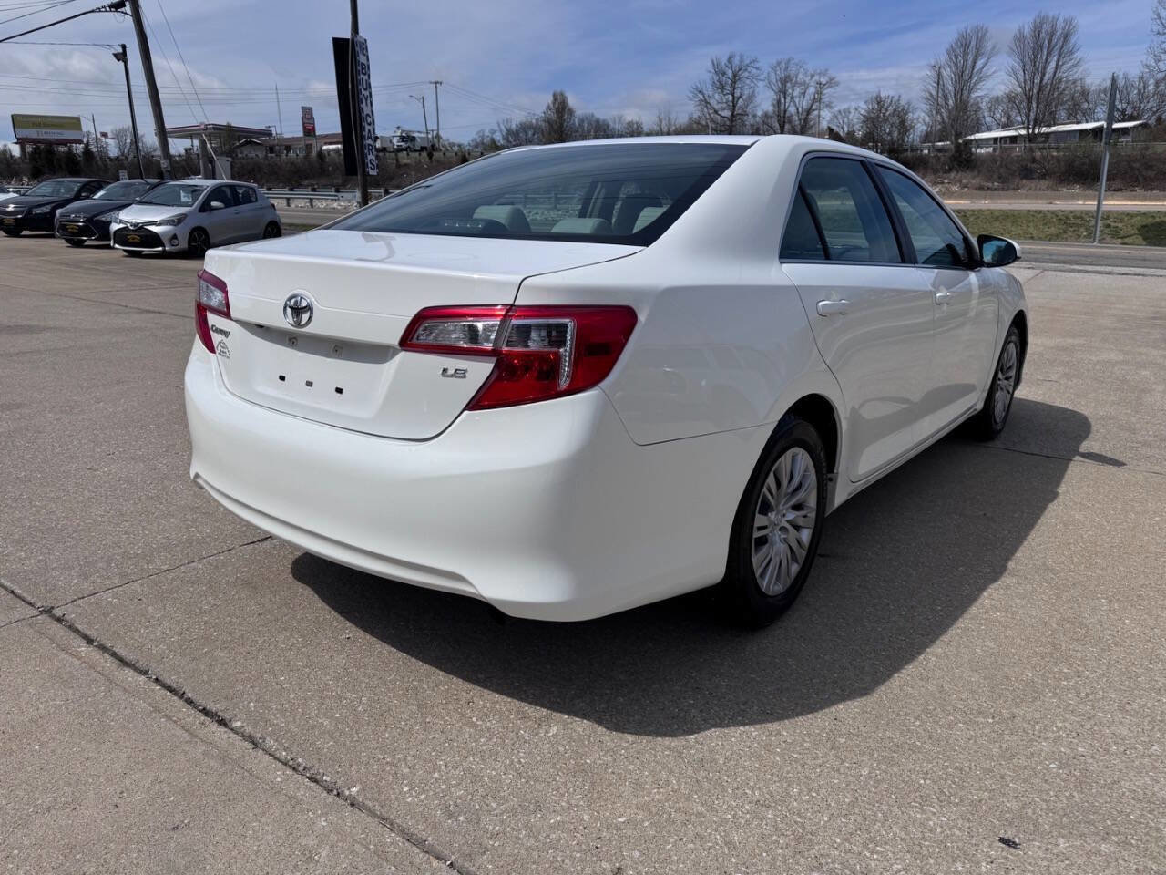 Used 2014 Toyota Camry LE image 8
