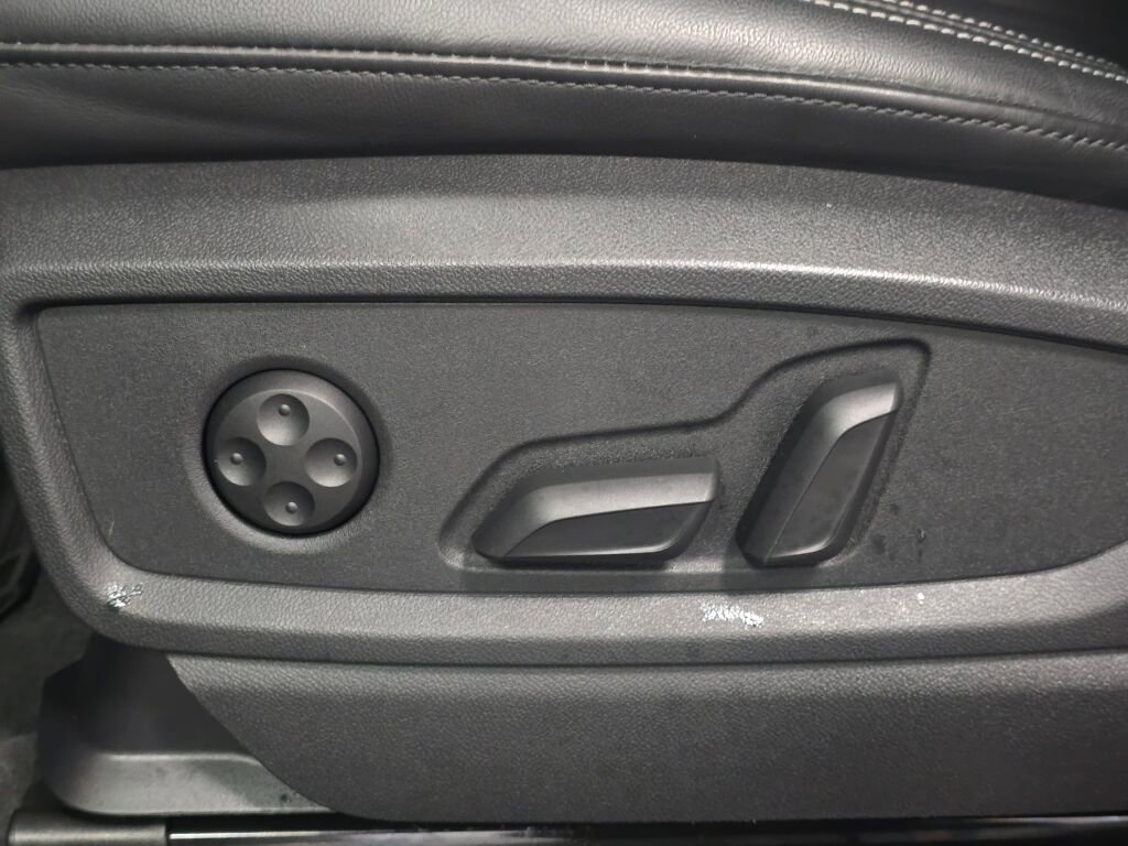 Used 2023 Audi Q5 2.0T Premium w/ Convenience Package image 36