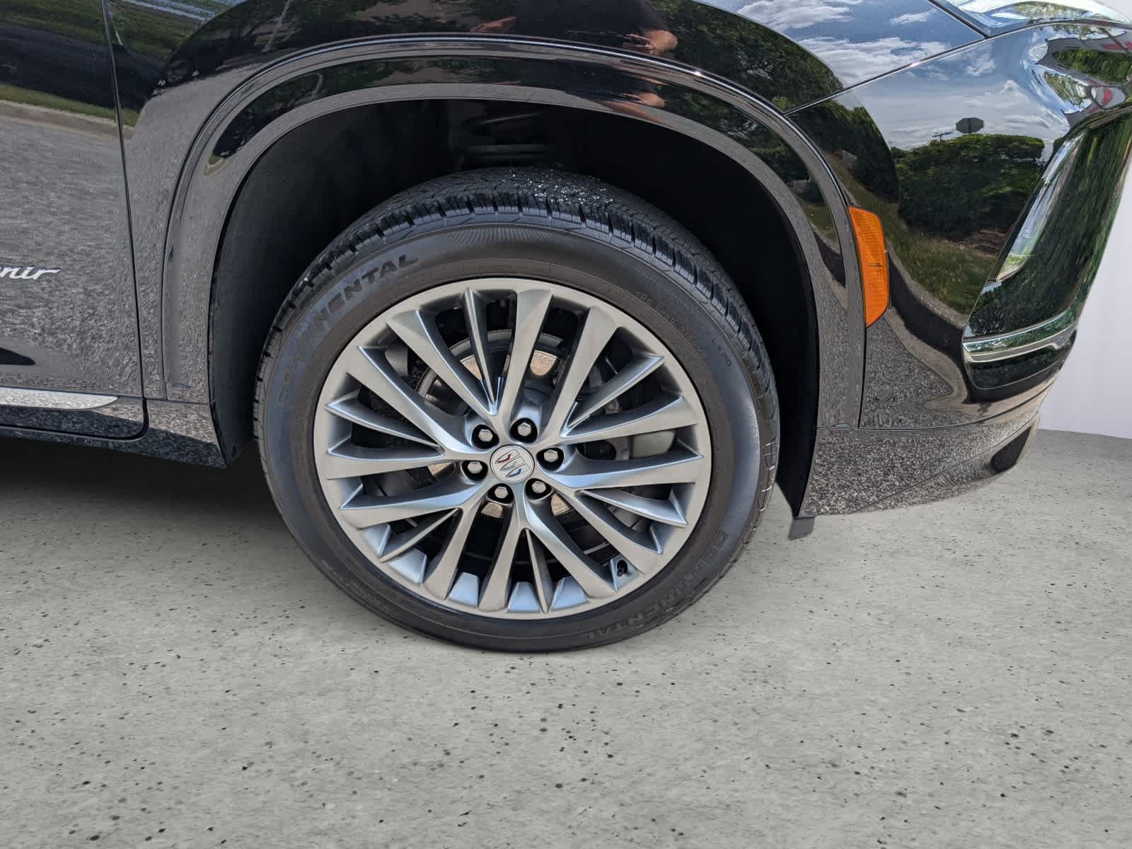 Certified 2025 Buick Enclave Avenir w/ Super Cruise Package FWD image 9