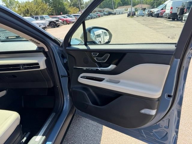 Certified 2026 Lincoln Corsair Premiere AWD/4WD image 31