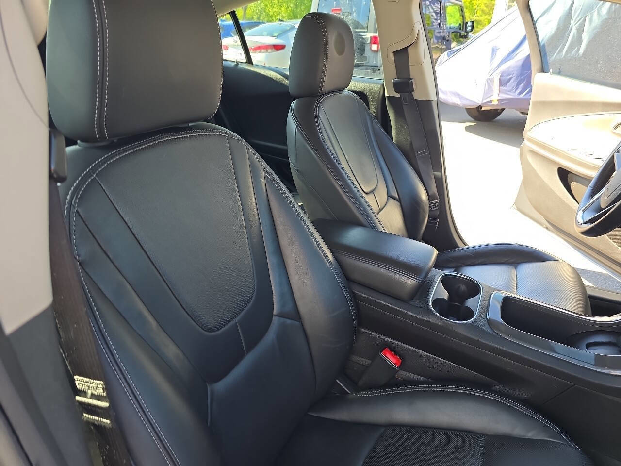 Used 2011 Chevrolet Volt Premium w/ Premium Trim Package FWD image 20