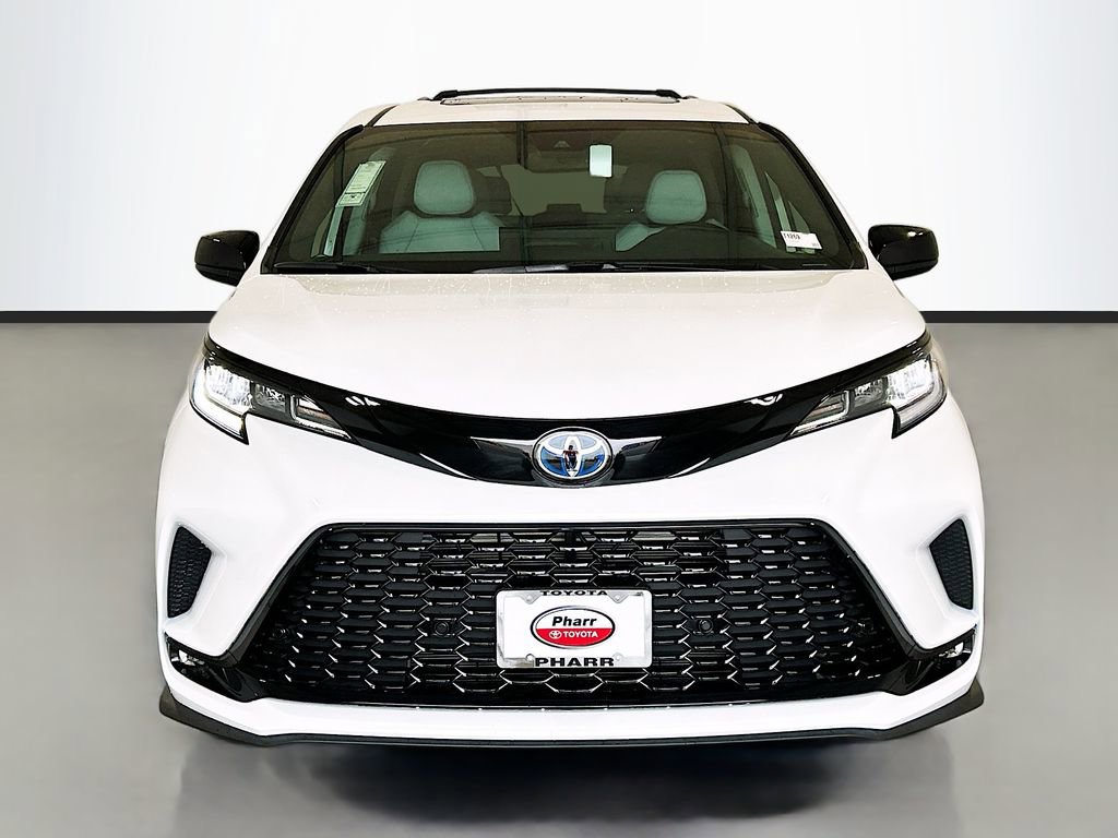 New 2025 Toyota Sienna XSE FWD image 2