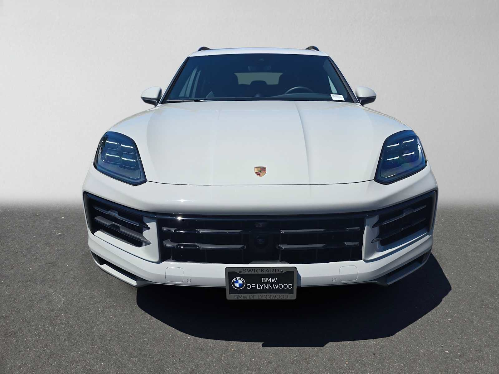Used 2025 Porsche Cayenne S AWD/4WD image 8