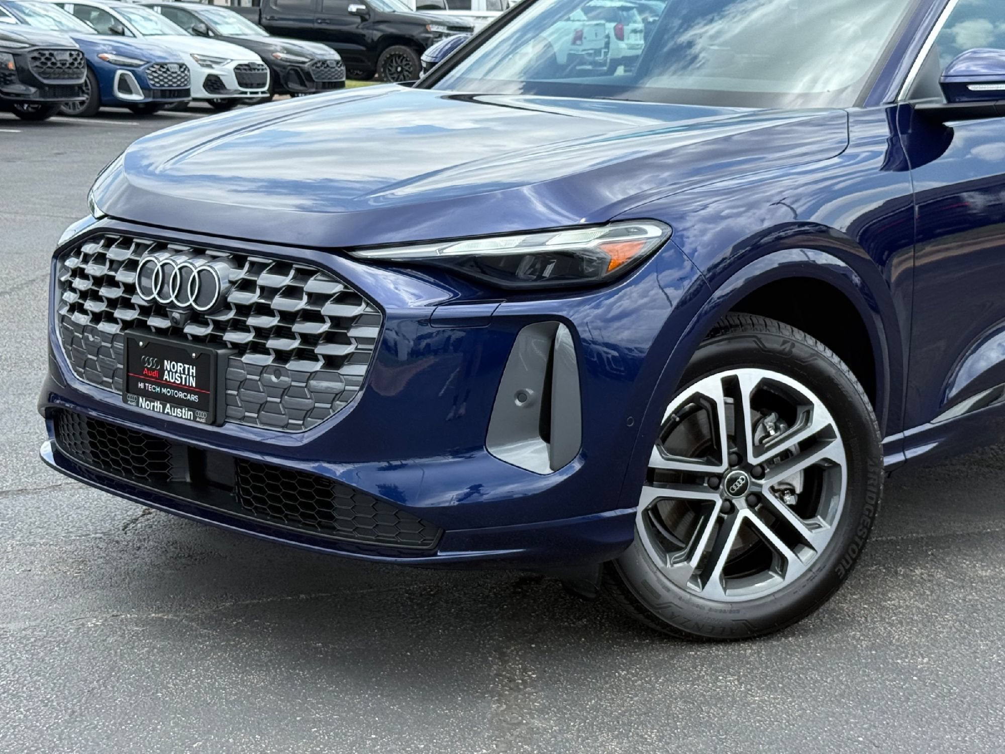 Certified 2025 Audi Q5 Premium w/ Convenience Package AWD/4WD image 2