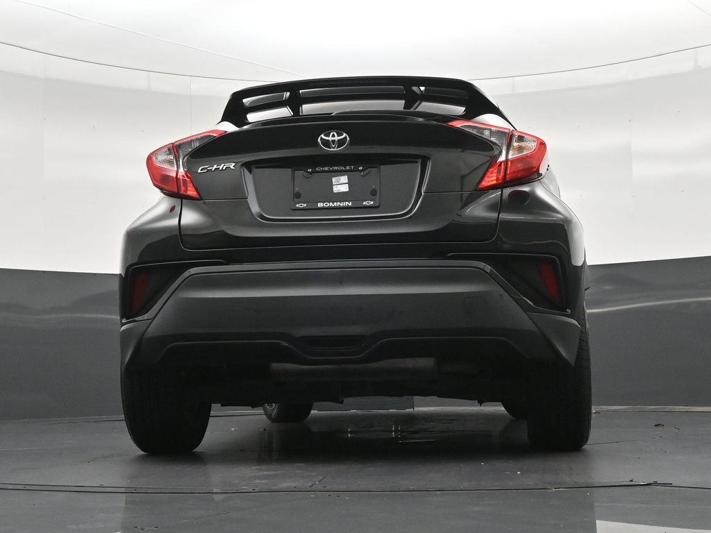 Used 2021 Toyota C-HR LE FWD image 31