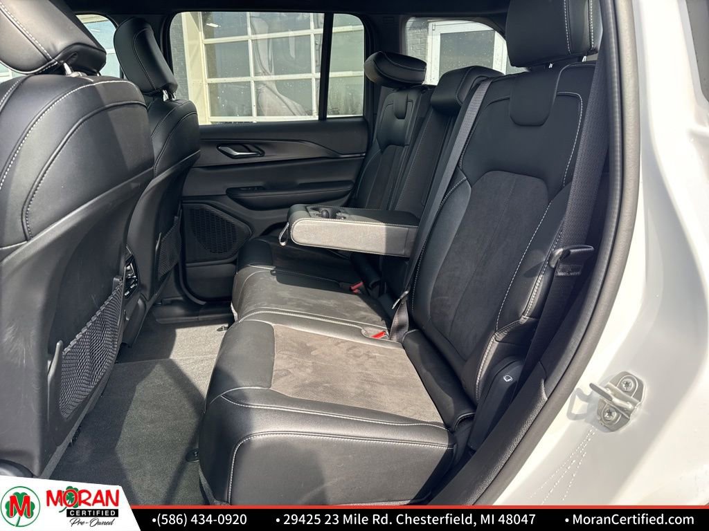 Used 2024 Jeep Grand Cherokee Altitude image 24