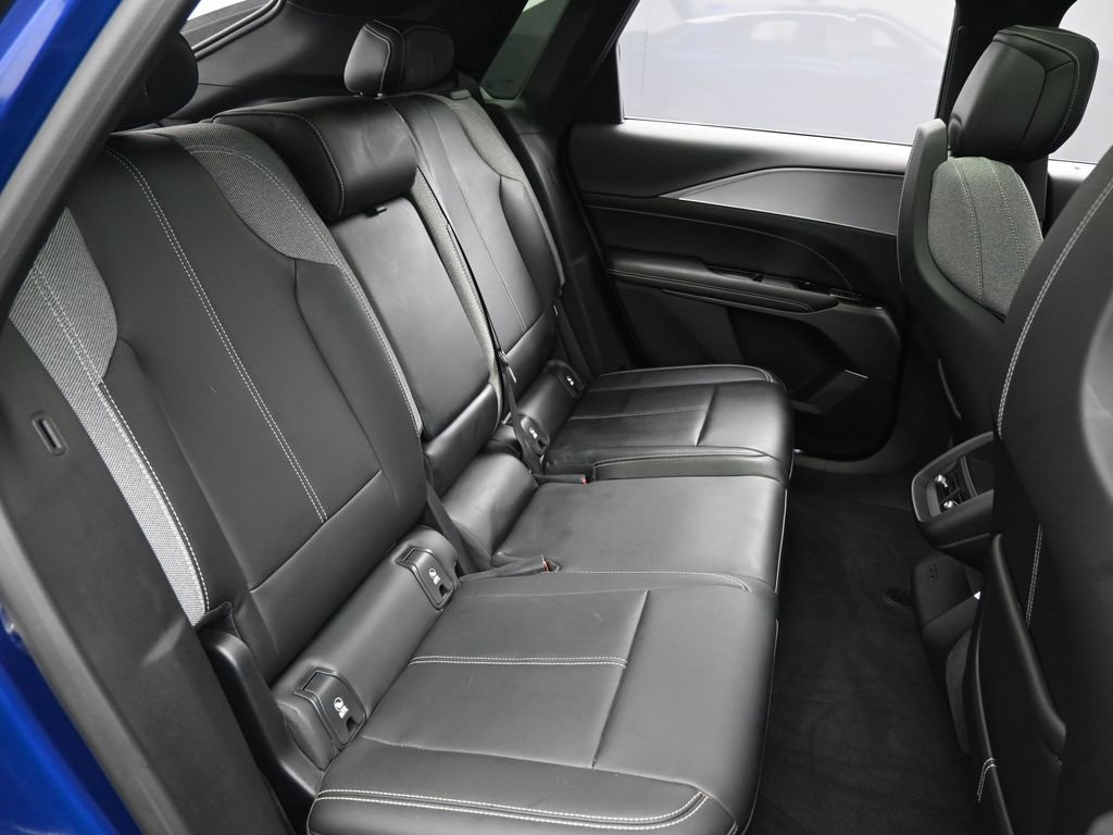 Used 2024 Cadillac Lyriq Tech image 29