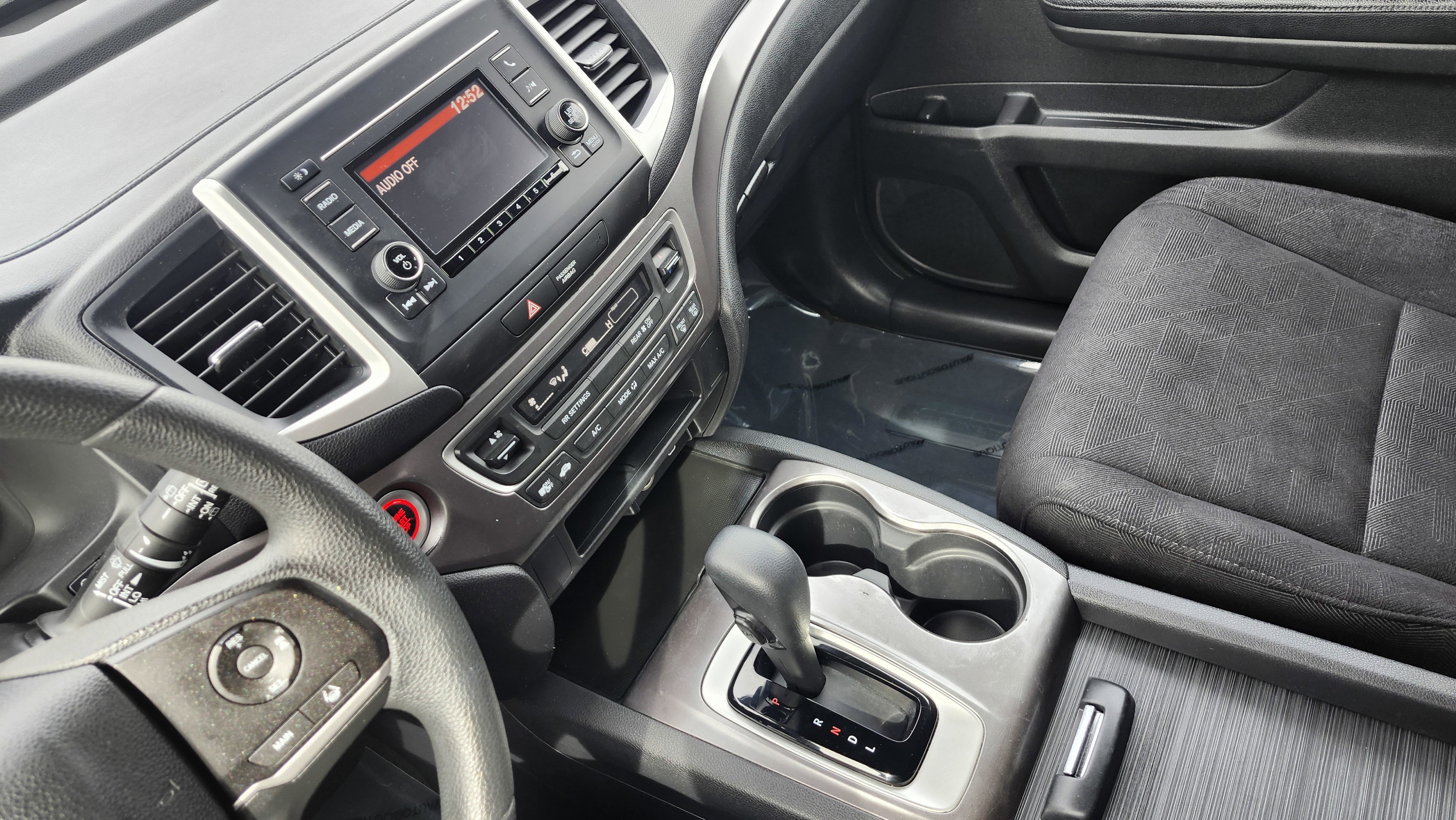 Used 2020 Honda Pilot LX image 26