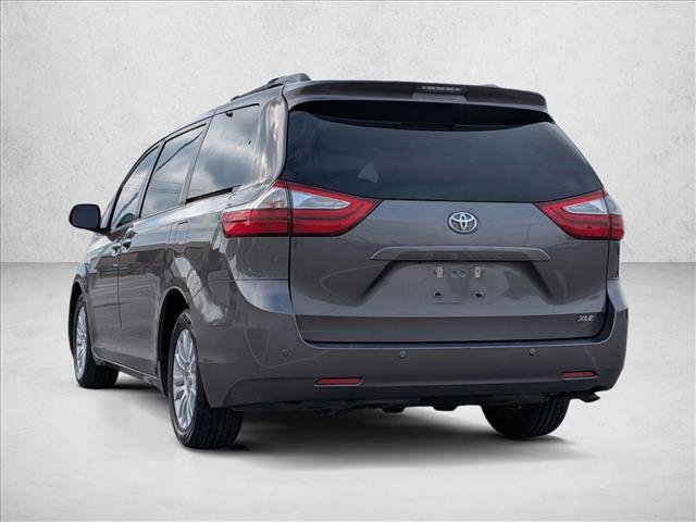 Used 2015 Toyota Sienna XLE image 8