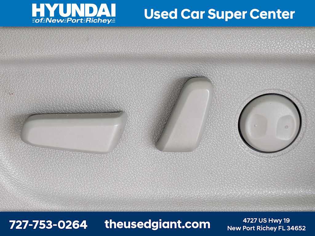 Used 2016 Kia Sedona LX w/ LX Convenience Package FWD image 24