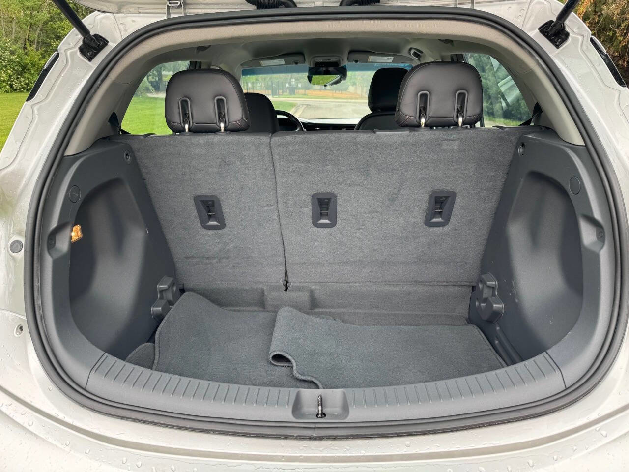 Used 2021 Chevrolet Bolt Premier w/ Infotainment Package FWD image 14