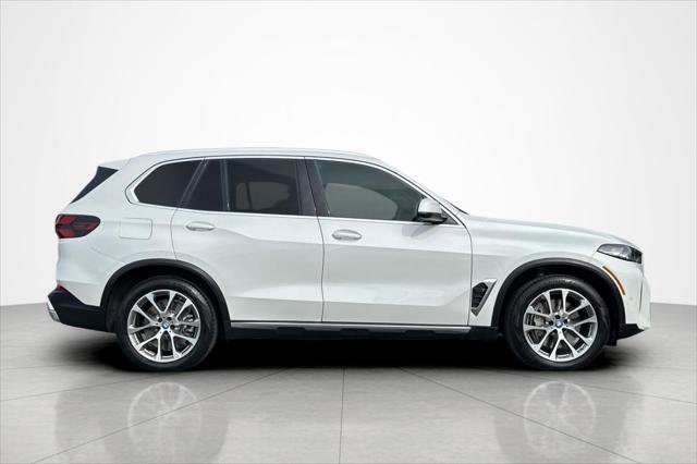 Used 2024 BMW X5 xDrive50e w/ Parking Assistance Package image 6