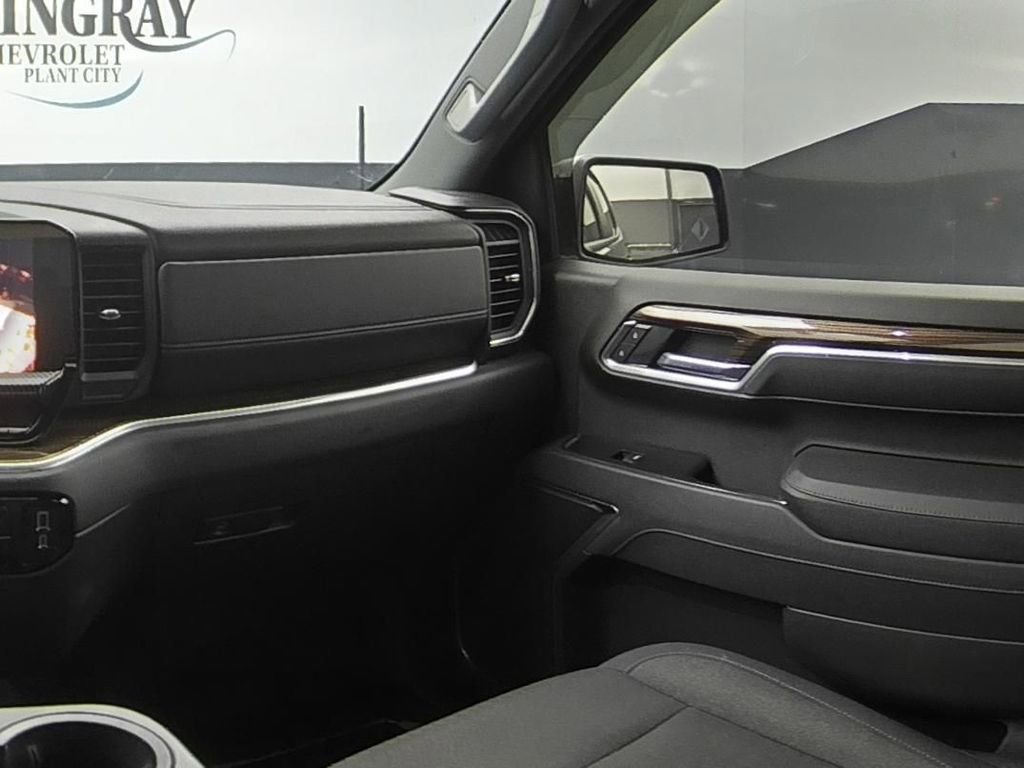 Used 2025 Chevrolet Silverado 1500 LT RWD image 15