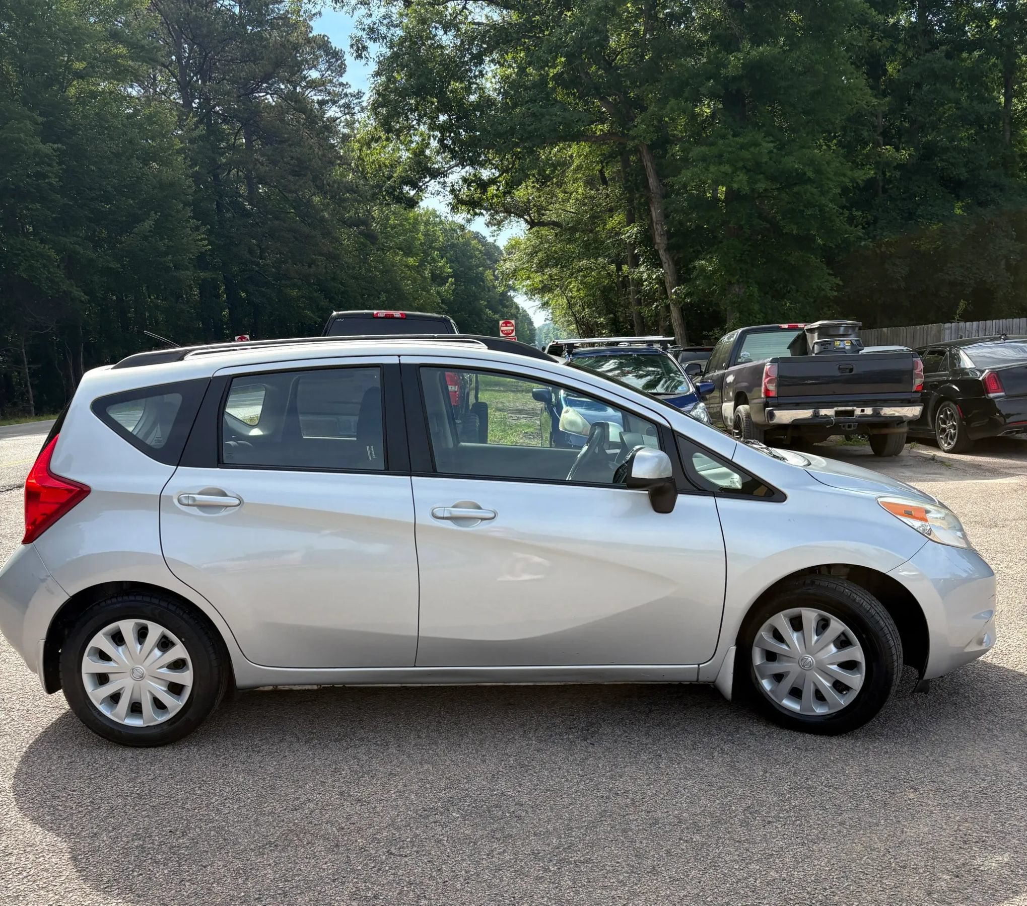 Used 2014 Nissan Versa Note SV FWD image 6