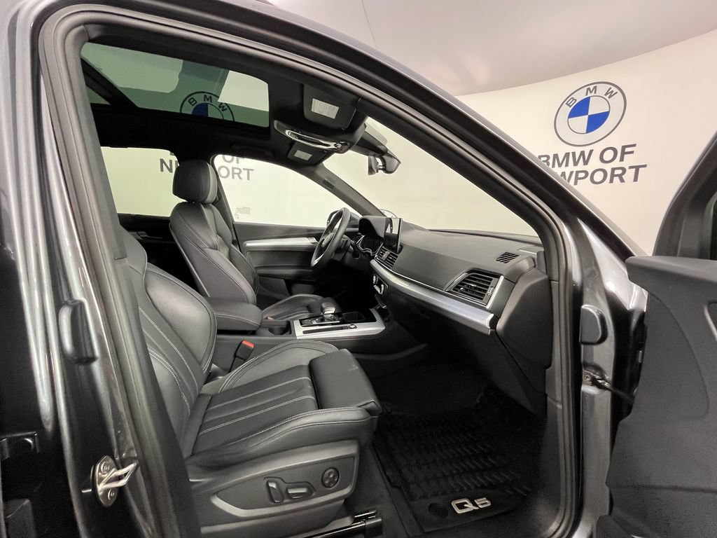Used 2025 Audi Q5 2.0T Premium Plus w/ Premium Plus Package AWD/4WD image 24