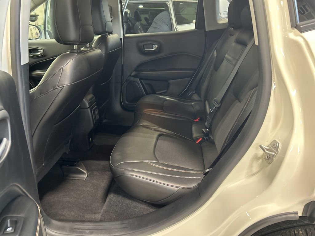 Used 2018 Jeep Compass Latitude w/ Cold Weather Group image 15