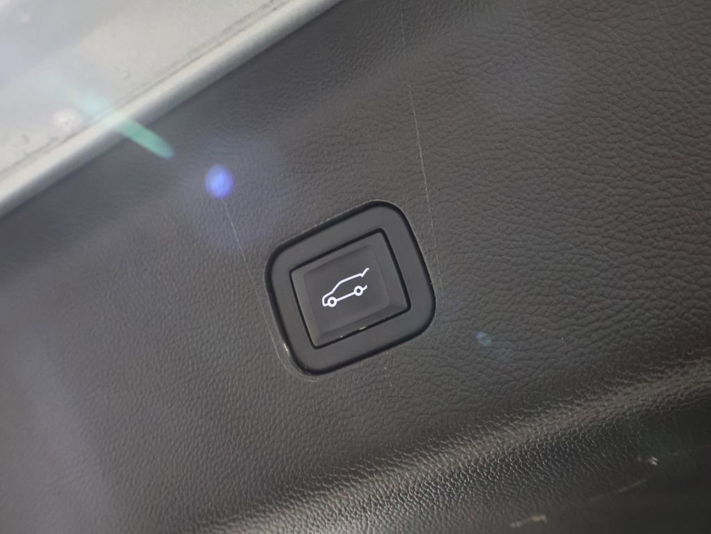 Used 2023 Buick Enclave Essence w/ Experience Buick Package image 22