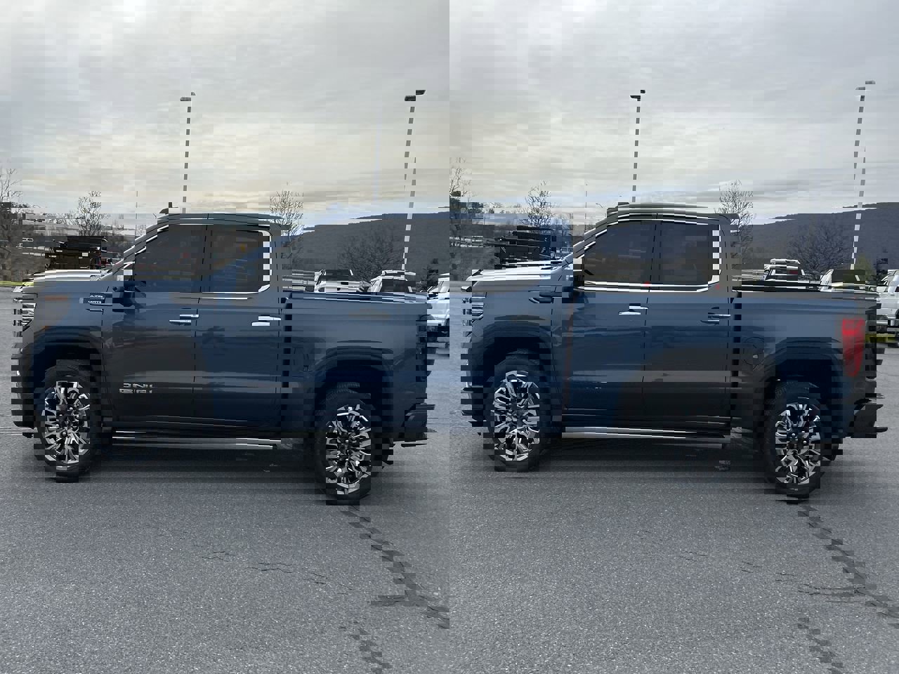 Used 2025 GMC Sierra 1500 Denali Ultimate image 4